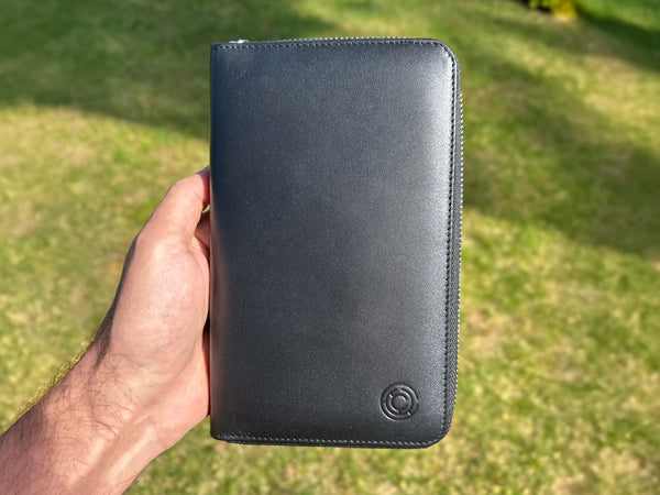 TYRIA PASSPORT WALLET - BLACK